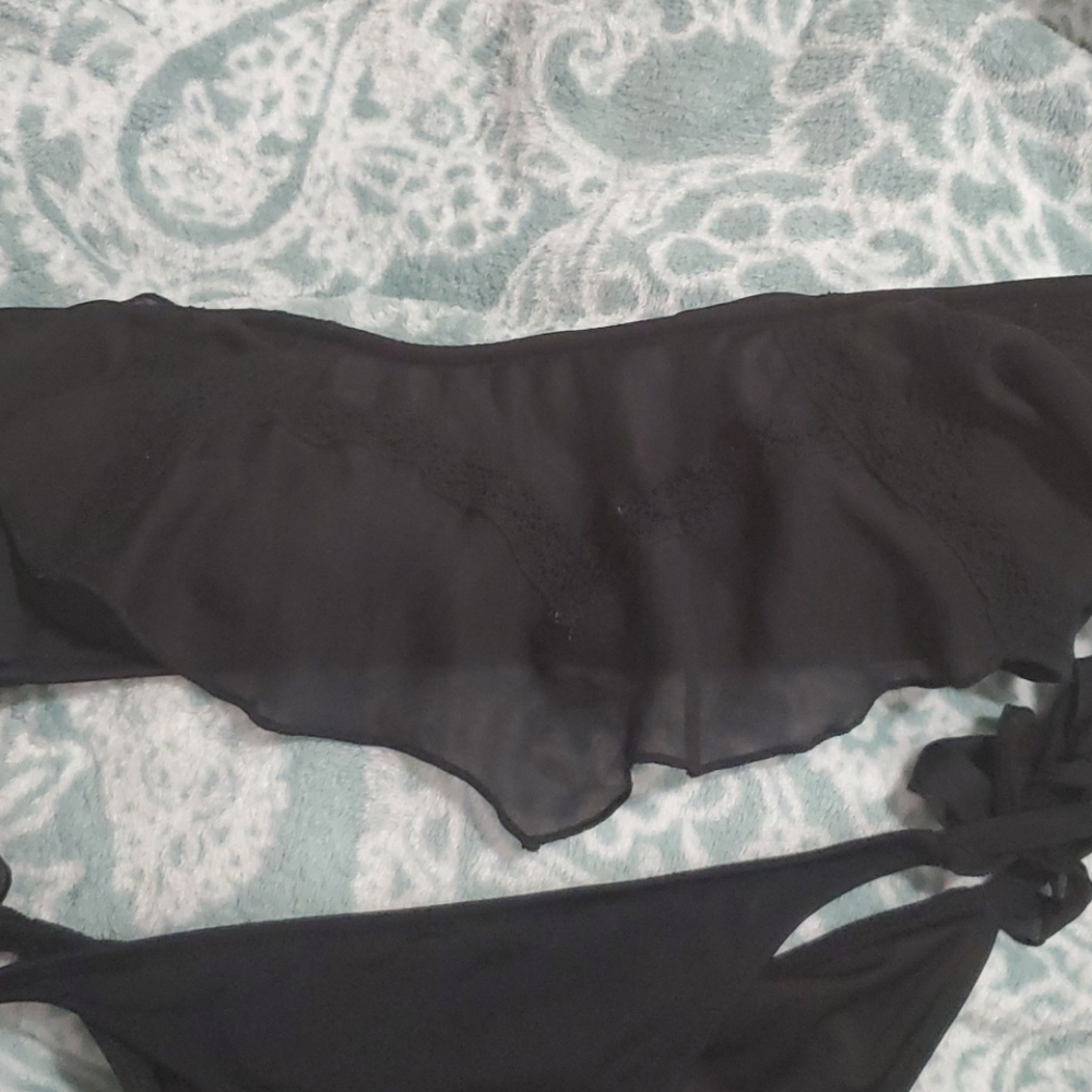 Victorias Secret Bikini - Picture 2 of 6
